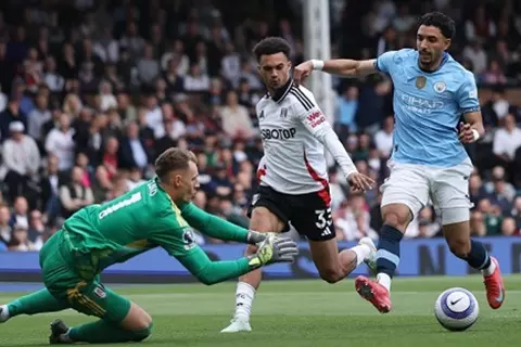 بمشاركة مرموش.. مانشستر سيتي يضمن مقعد الأبطال بثنائية ضد فولهام (فيديو)